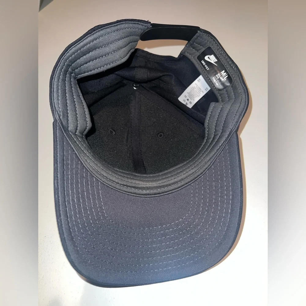 Nike Dri Fit Club Cap Structured Swoosh Hat Size M/L Black